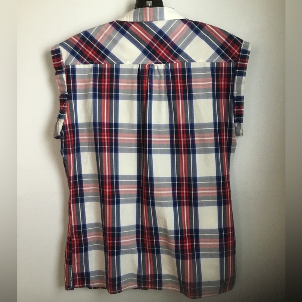 Levi’s Sleeveless Plaid Button Down Shirt - Picture 2 of 6